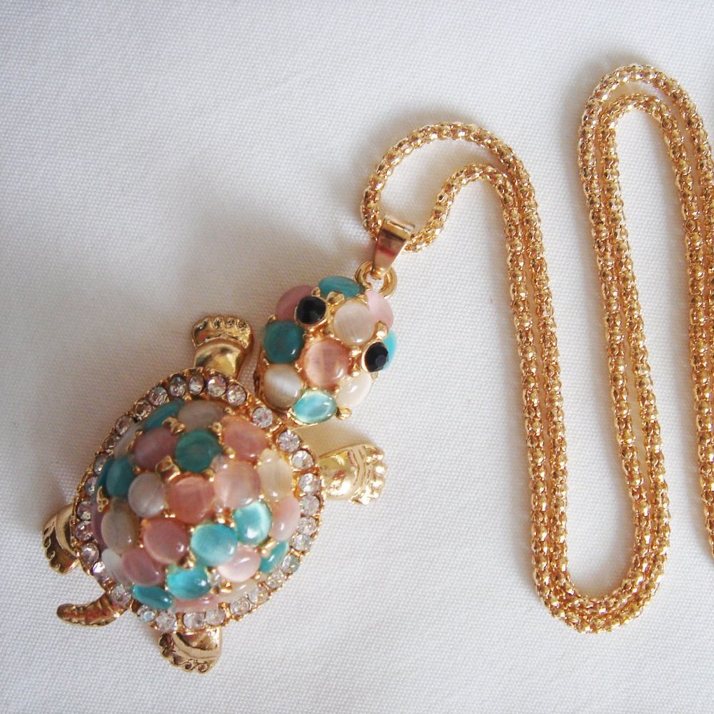 Articulated turtle necklace